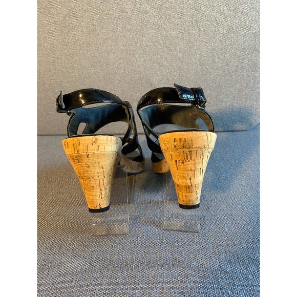 Soft Walk Woman’s patent leather sandal black Carson Size 8.5 cork heel open toe - Picture 3 of 16
